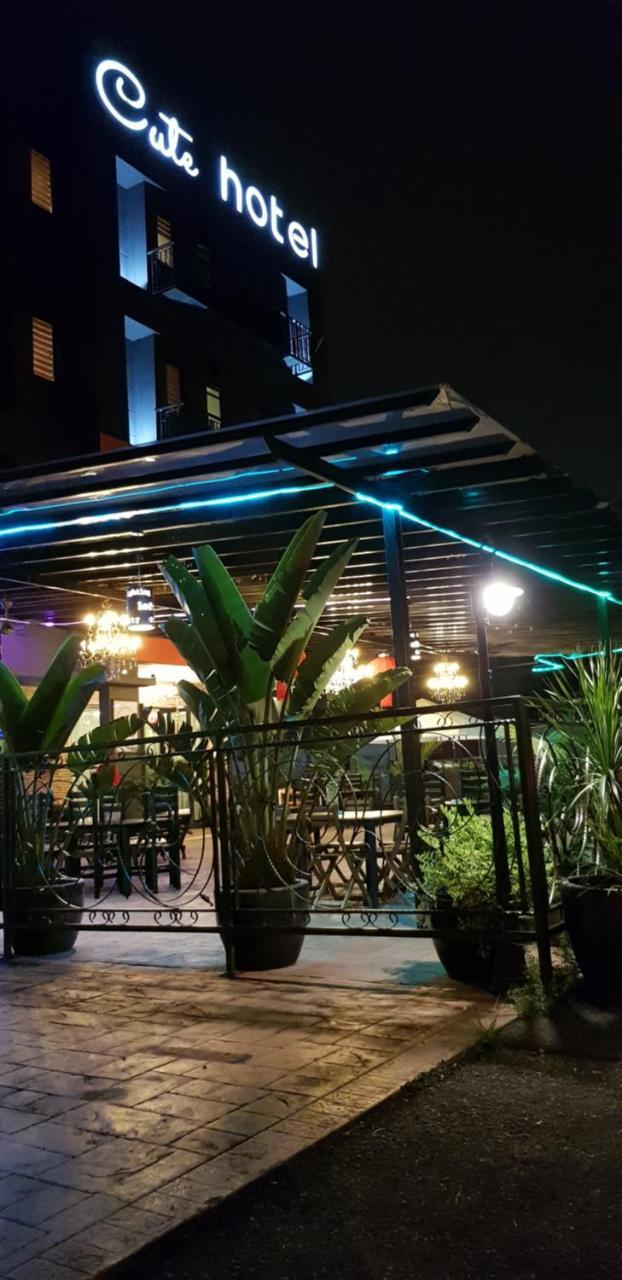 Cute Hotel & Dorms Ίπο Εξωτερικό φωτογραφία